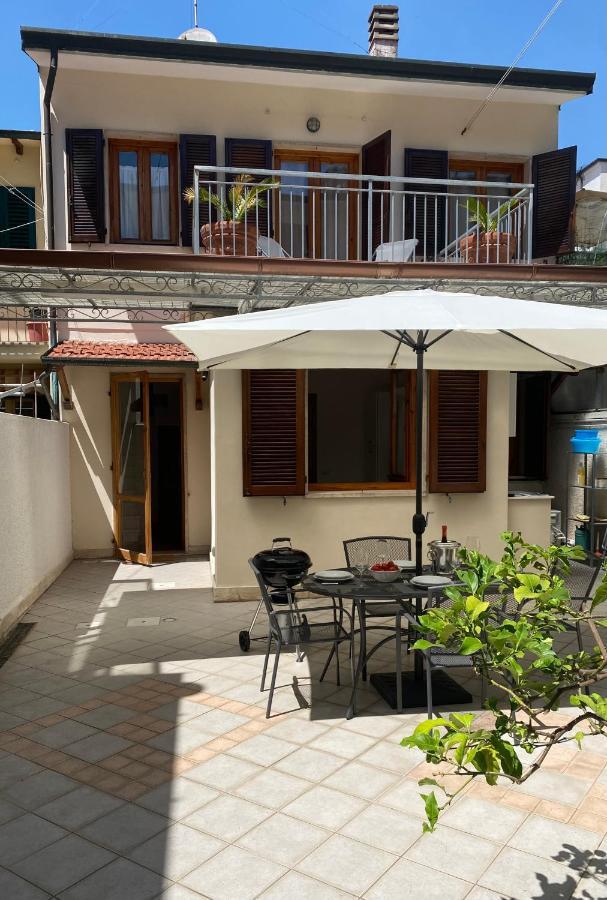 Villino Anna Viareggio Exterior foto